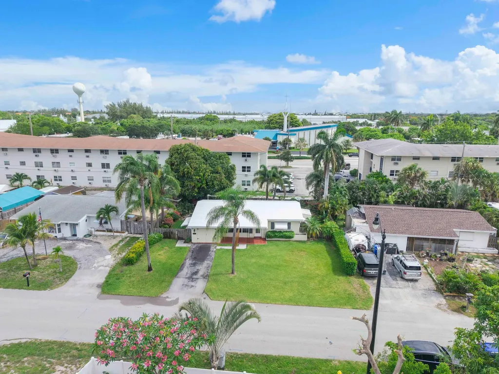 1101 NE 35th Street Pompano Beach FL 33064
