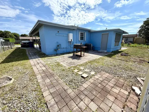 1117 W 23rd Street Riviera Beach FL 33404