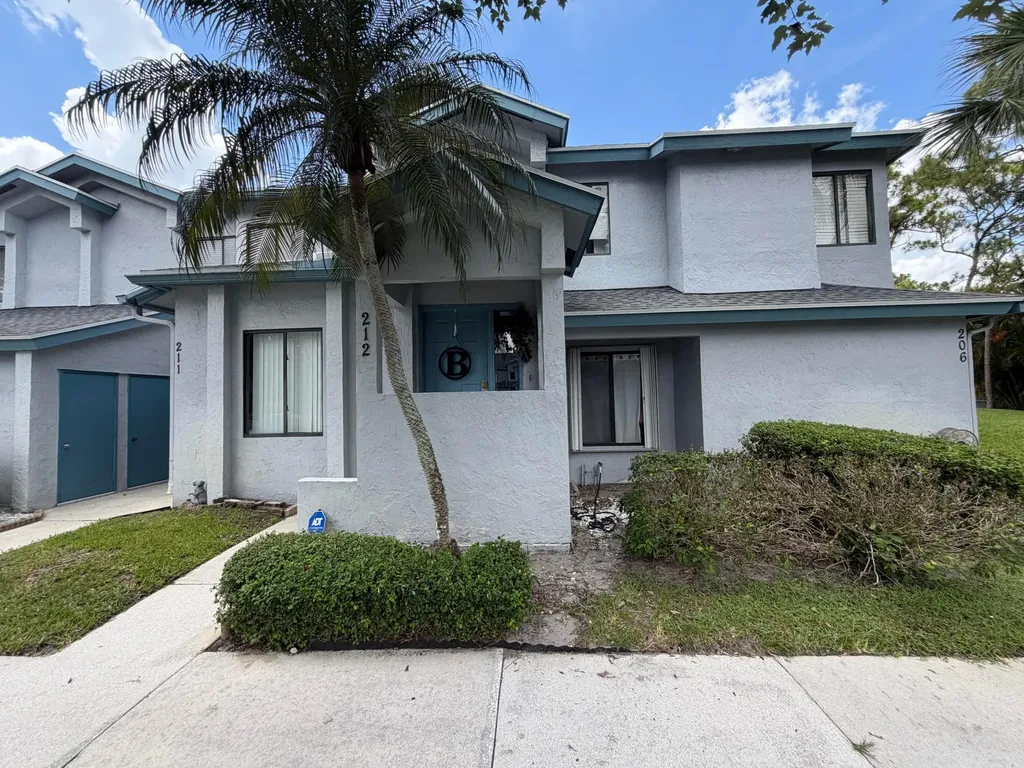 212 Harbour Pointe Way Greenacres FL 33413