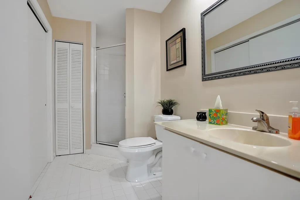 86 Las Brisas Boynton Beach FL 33426