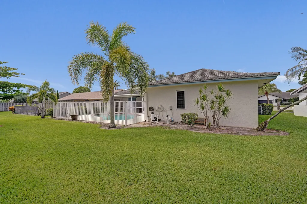 86 Las Brisas Boynton Beach FL 33426