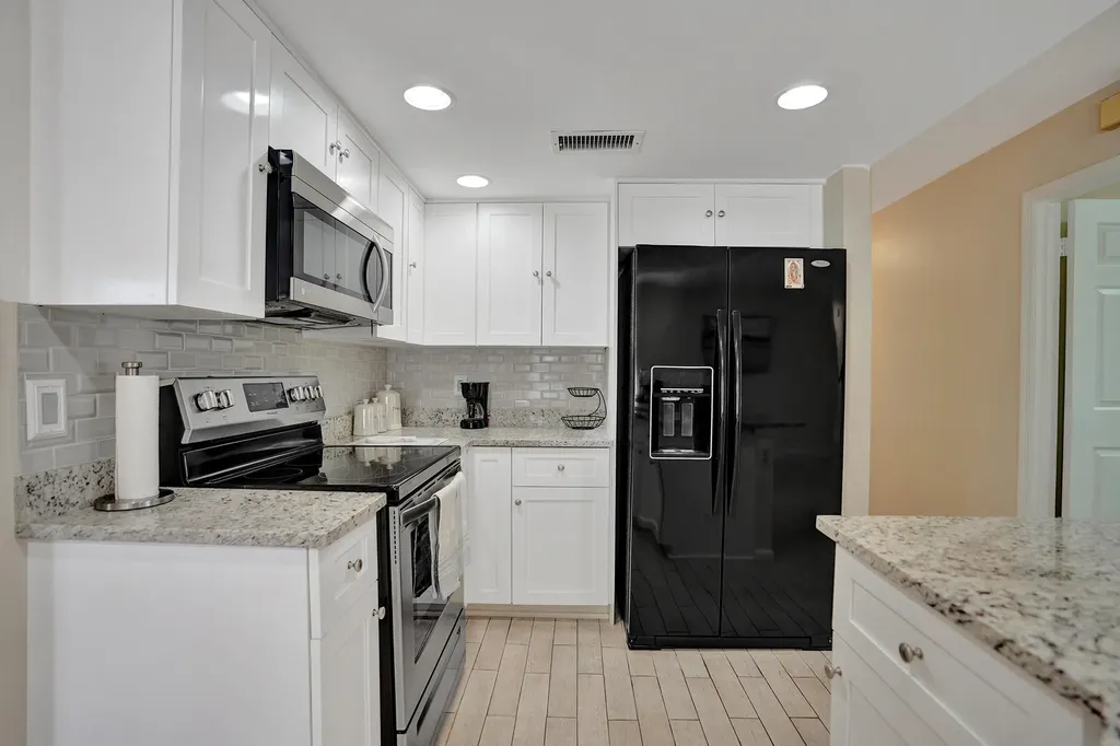 86 Las Brisas Boynton Beach FL 33426