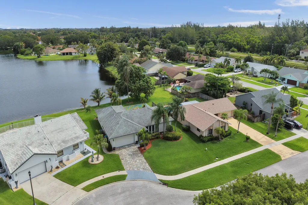 86 Las Brisas Boynton Beach FL 33426