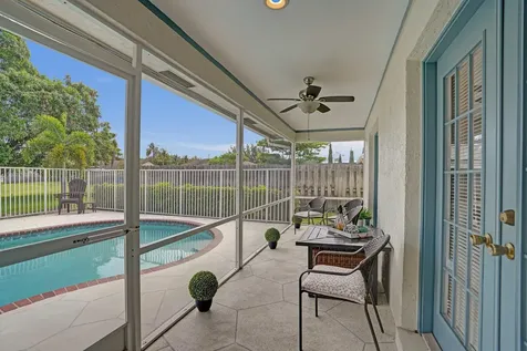 86 Las Brisas Boynton Beach FL 33426
