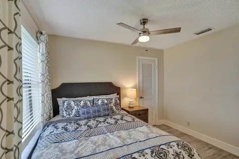 86 Las Brisas Boynton Beach FL 33426