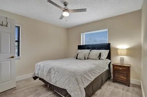 86 Las Brisas Boynton Beach FL 33426