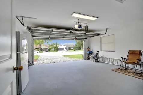 86 Las Brisas Boynton Beach FL 33426