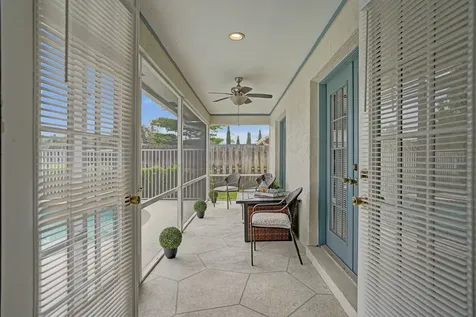 86 Las Brisas Boynton Beach FL 33426