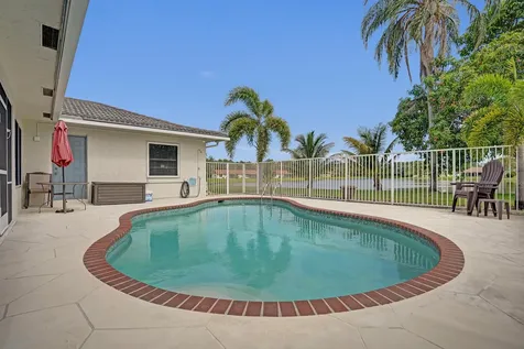 86 Las Brisas Boynton Beach FL 33426