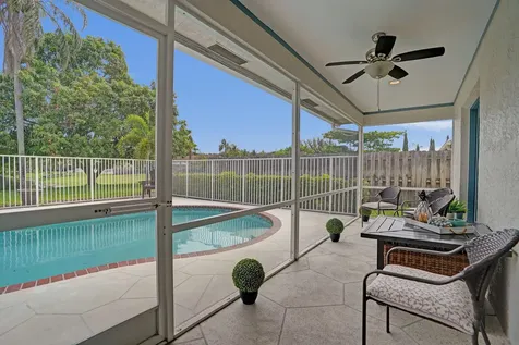 86 Las Brisas Boynton Beach FL 33426