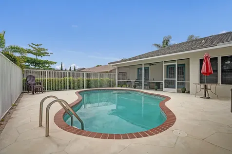 86 Las Brisas Boynton Beach FL 33426