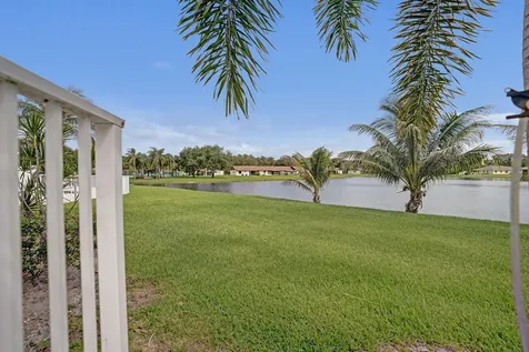 86 Las Brisas Boynton Beach FL 33426
