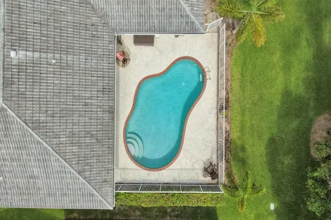86 Las Brisas Boynton Beach FL 33426