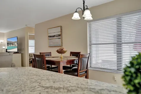 86 Las Brisas Boynton Beach FL 33426