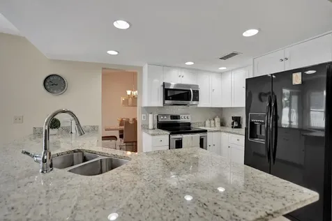 86 Las Brisas Boynton Beach FL 33426