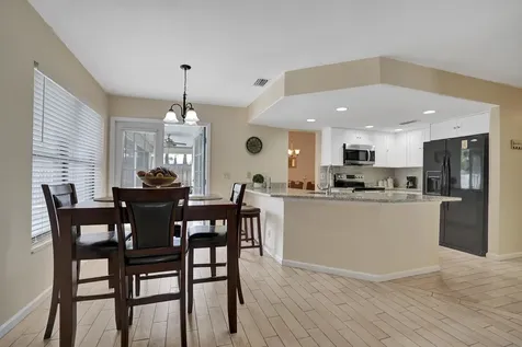 86 Las Brisas Boynton Beach FL 33426