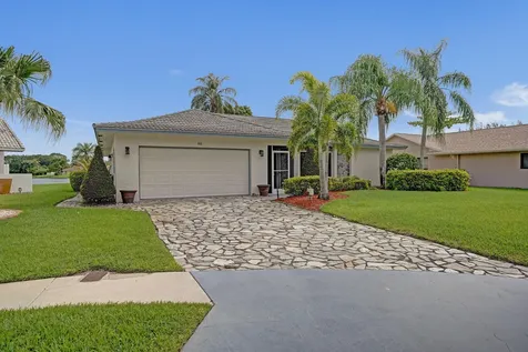 86 Las Brisas Boynton Beach FL 33426