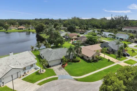 86 Las Brisas Boynton Beach FL 33426