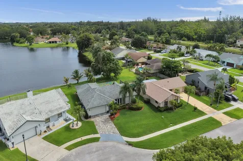 86 Las Brisas Boynton Beach FL 33426
