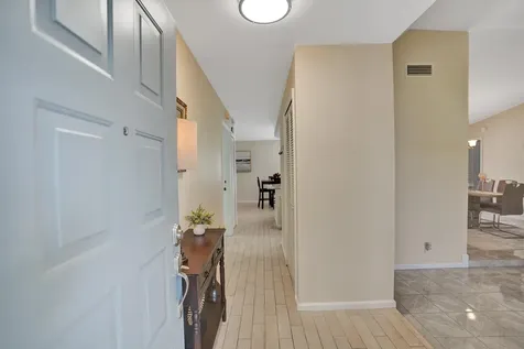 86 Las Brisas Boynton Beach FL 33426