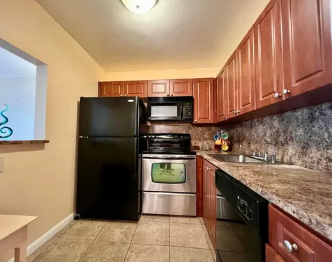 142 Cambridge F West Palm Beach FL 33417