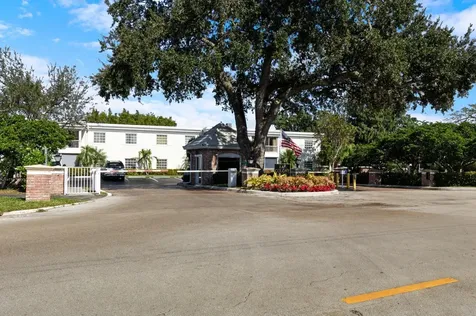 6213 Bay Club Drive Fort Lauderdale FL 33308
