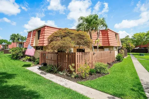 8122 Thames Boulevard Boca Raton FL 33433