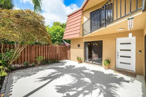 8122 Thames Boulevard Boca Raton FL 33433