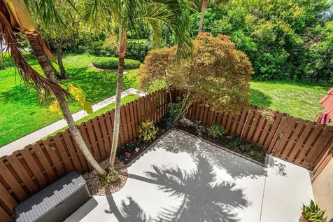 8122 Thames Boulevard Boca Raton FL 33433