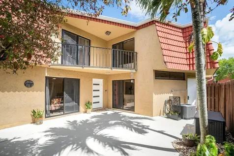 8122 Thames Boulevard Boca Raton FL 33433