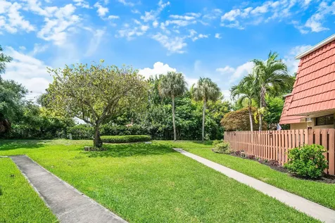8122 Thames Boulevard Boca Raton FL 33433