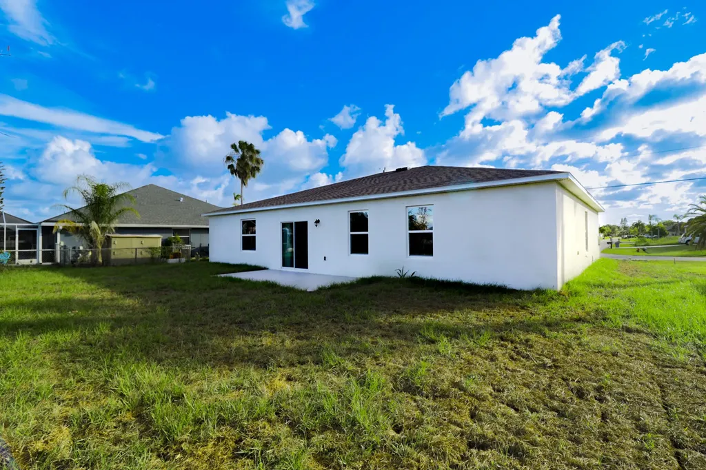 2061 SE Mantua Street Port St Lucie FL 34952