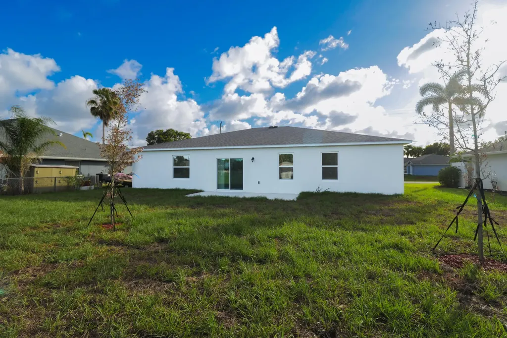 2061 SE Mantua Street Port St Lucie FL 34952