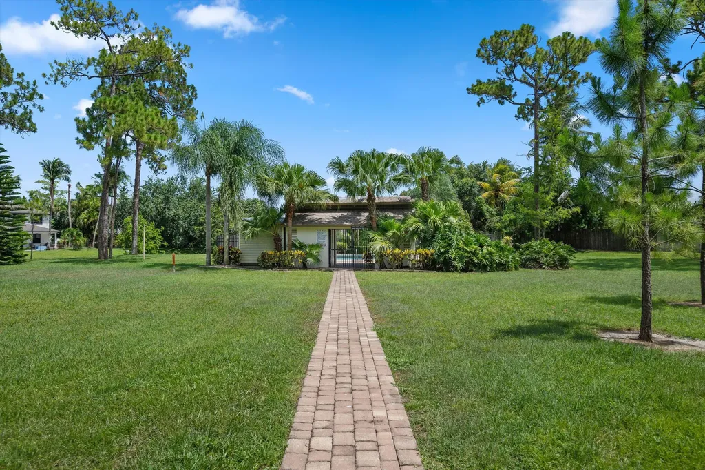 352 Wood Dale Drive Wellington FL 33414