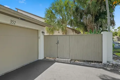 352 Wood Dale Drive Wellington FL 33414