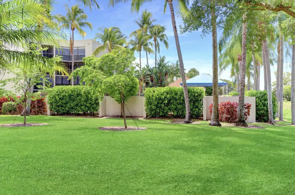 5800 Camino Del Sol Boca Raton FL 33433