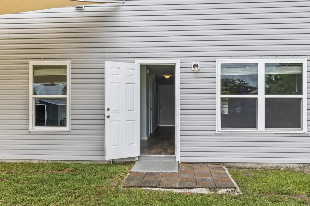 1833 SW Cameo Boulevard Port St Lucie FL 34953