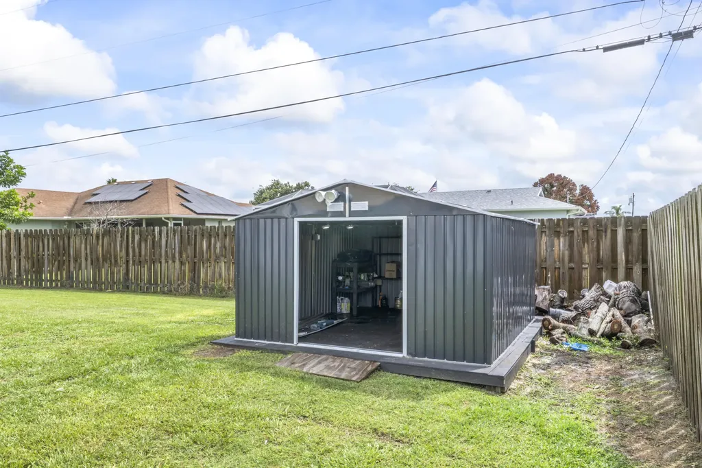 1833 SW Cameo Boulevard Port St Lucie FL 34953