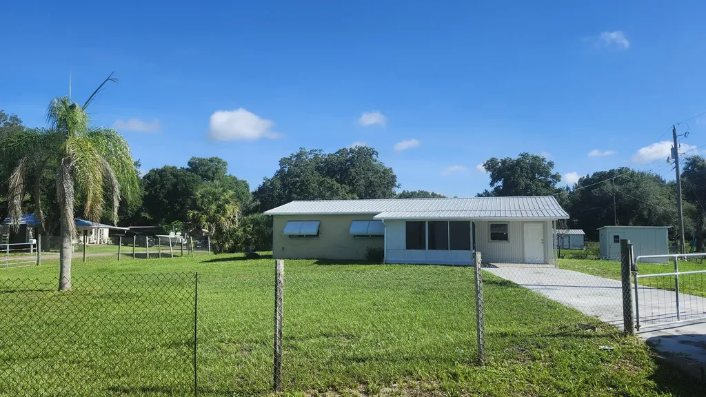 3751 NW 36th Street Okeechobee FL 34972