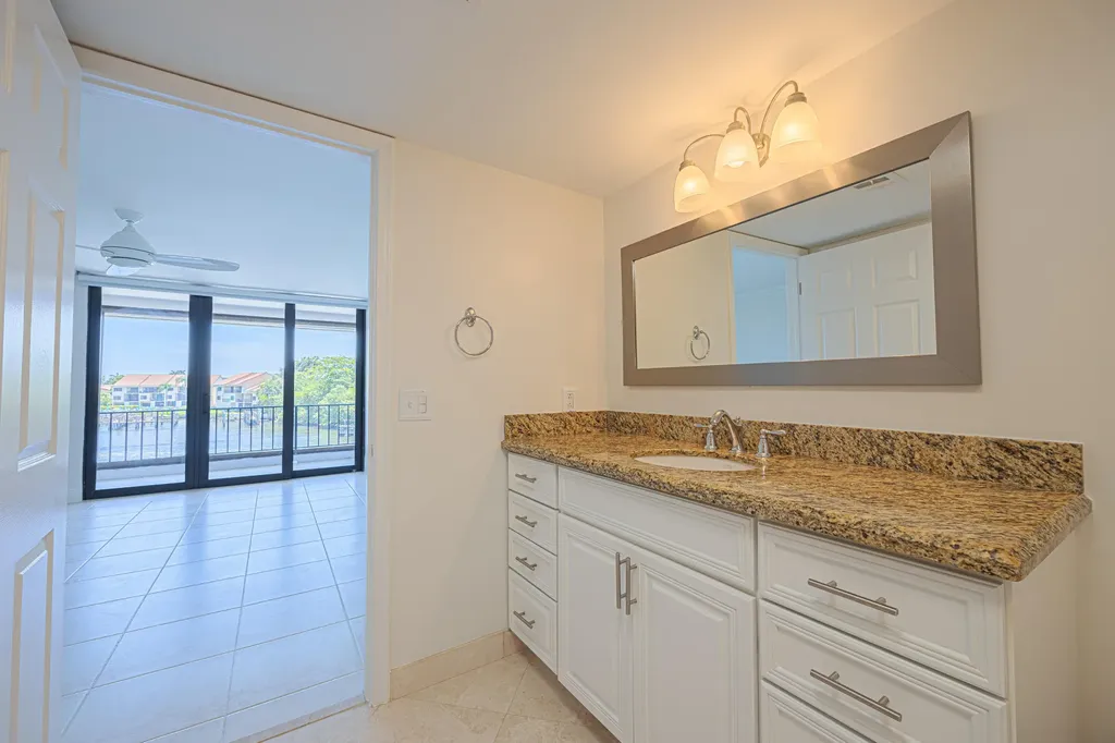 801 Palm Trail Delray Beach FL 33483