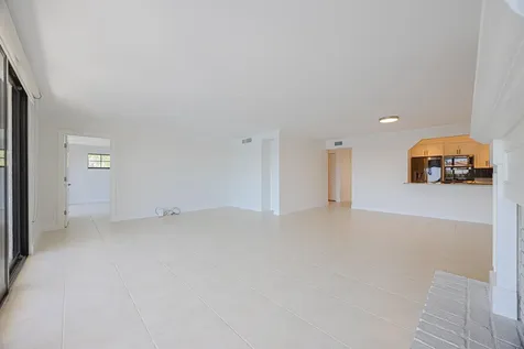 801 Palm Trail Delray Beach FL 33483