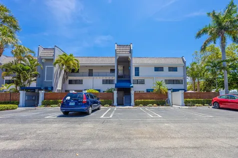 801 Palm Trail Delray Beach FL 33483