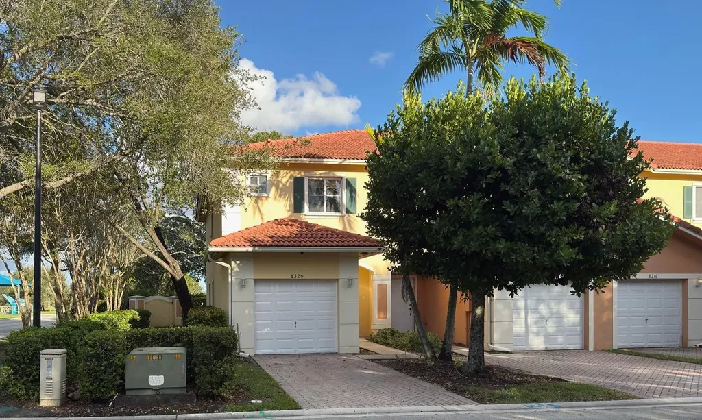 8320 Santa Monica Avenue Tamarac FL 33321
