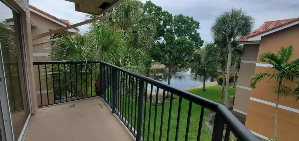 9033 Wiles Road Coral Springs FL 33067