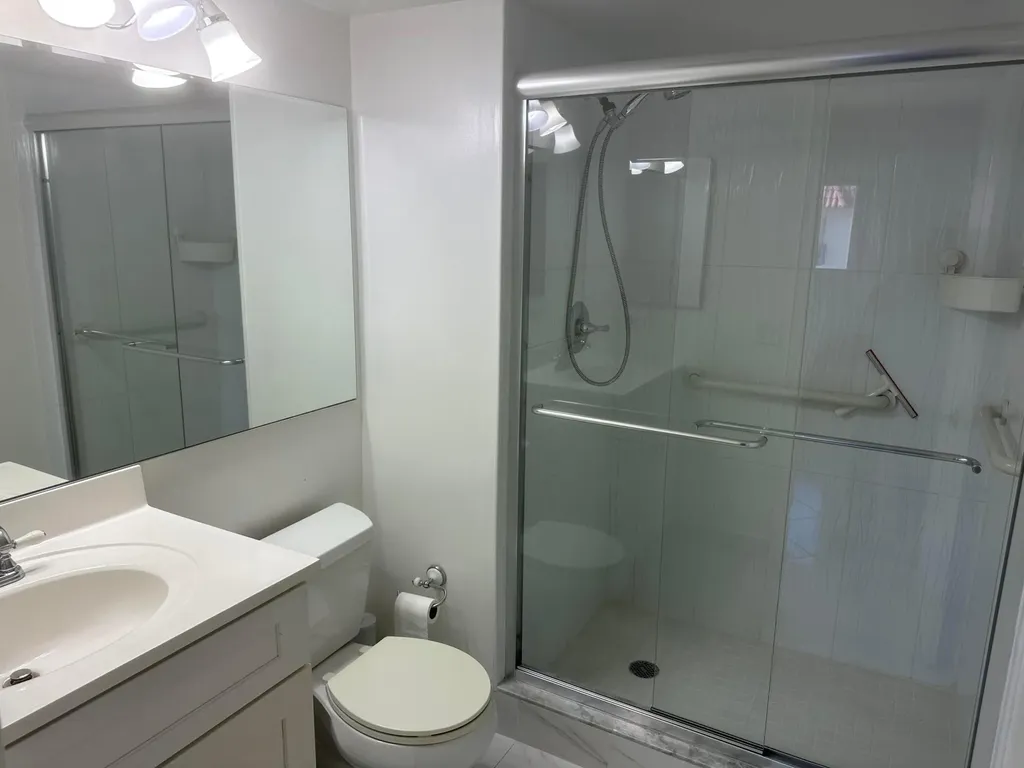 8960 S Hollybrook Pembroke Pines FL 33025