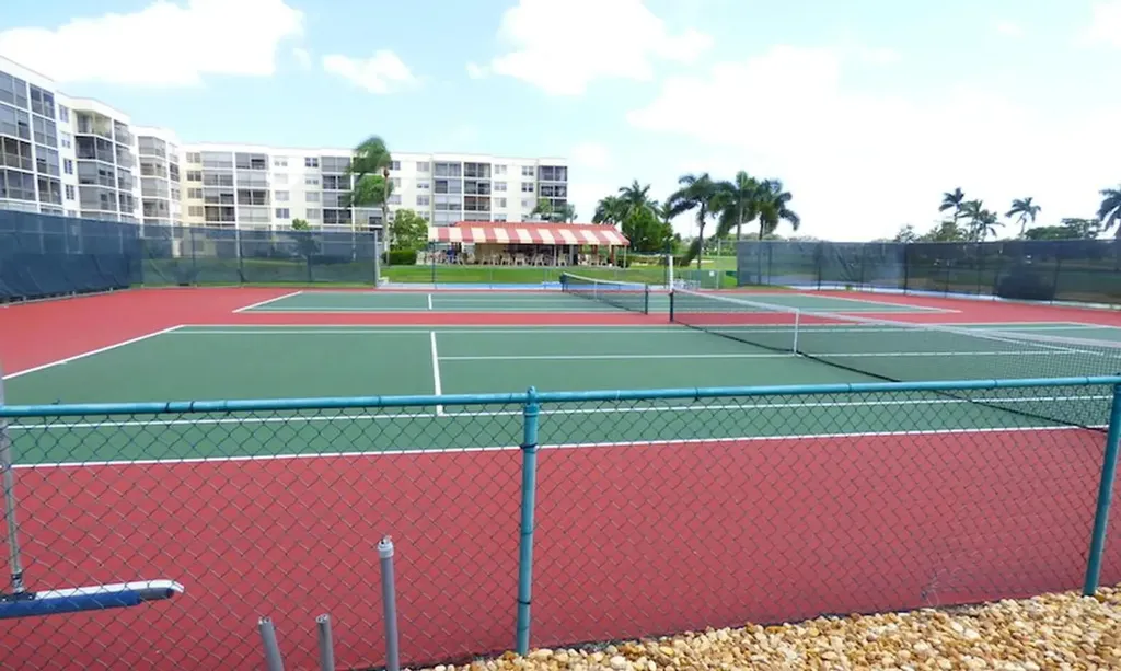 8960 S Hollybrook Pembroke Pines FL 33025