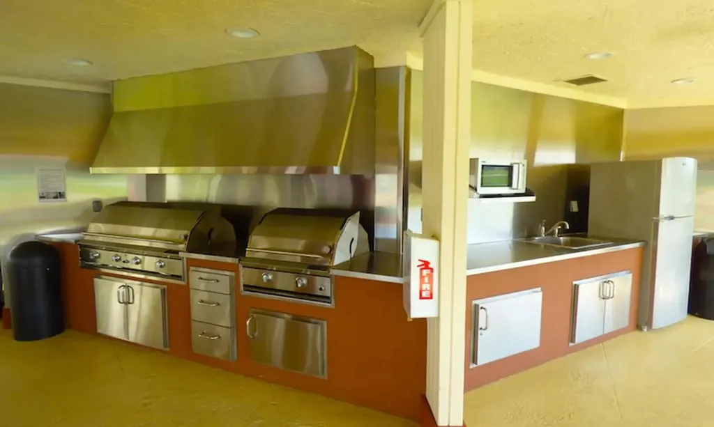 8960 S Hollybrook Pembroke Pines FL 33025