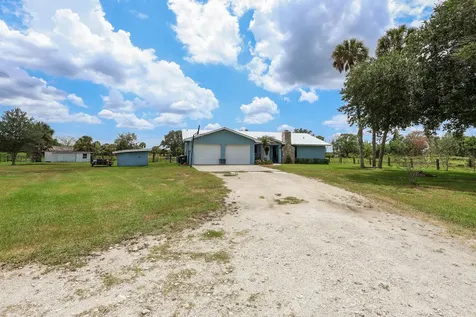 860 NW 141st Street Okeechobee FL 34972