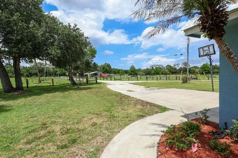 860 NW 141st Street Okeechobee FL 34972