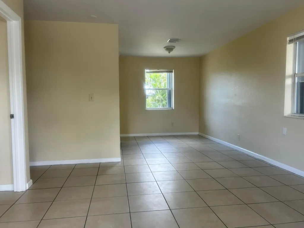 1021 W 2nd Street Riviera Beach FL 33404